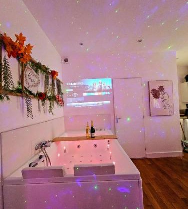 Le 2005 Double BALNEO, Lit QUEEN SIZE, soirée romantique