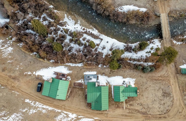 Leaf Peeping 〡Bailey River Retreat