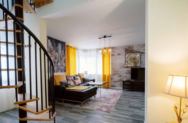 Leslodgespa, La Newyorkaise, parking and more...