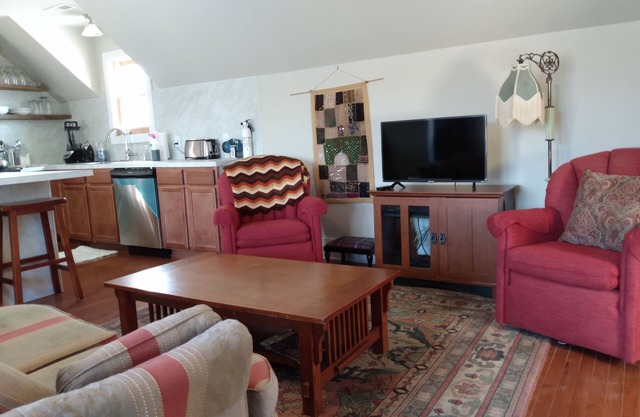 LESS THAN 1 MILE OFF FREEWAY