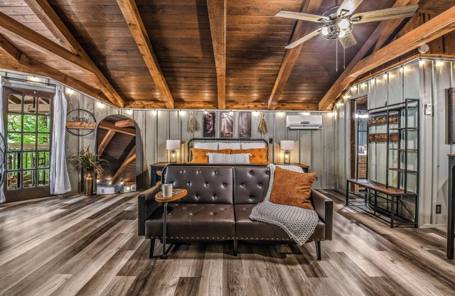 Light'n Bug Bungalow