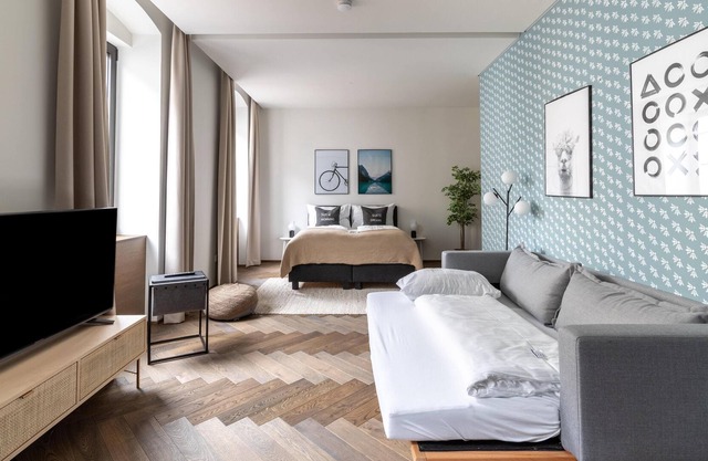 limehome Linz Schillerstr | Suite M with sofa bed