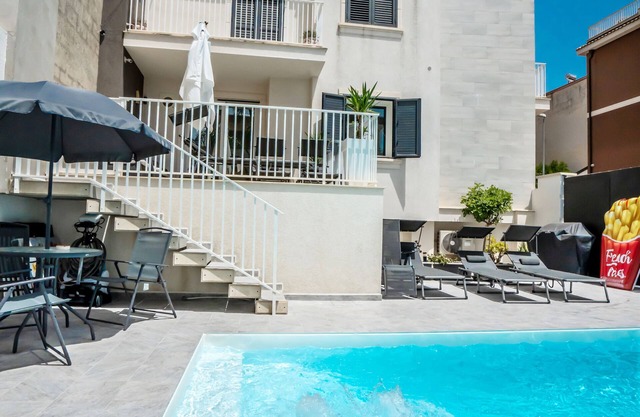 Limone Scirocco Holiday House with Heated Pool