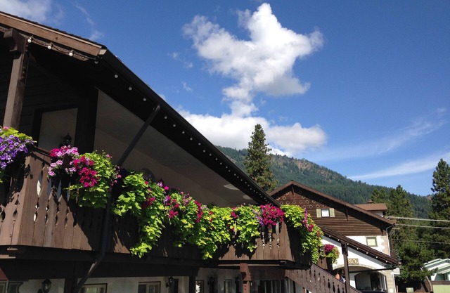 Linderhof Inn