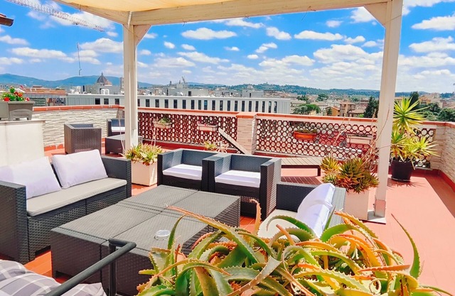 Little penthouse with amazing view over the historical center.