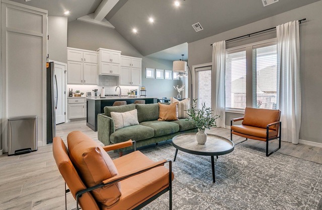 Live Like a Local in Luxurious Comfort!