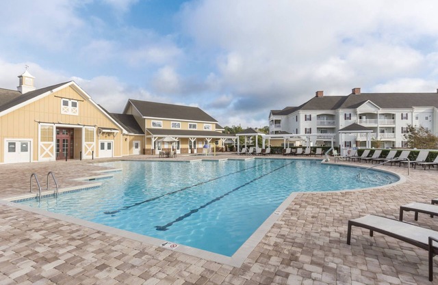Local Host! 2 BR Governor's Green Resort - Near Busch Gardens + Historic Sites!