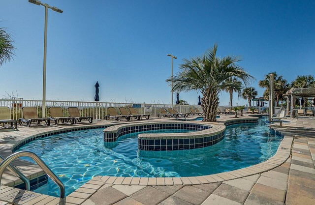 Located On Cherry Grove Beach-Wyndham Towers On The Grove- 3 Bd. Dx. Oceanfront