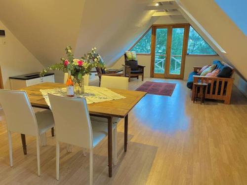 Loft first floor unit - views, spacious, bright