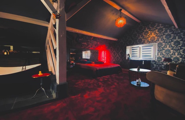 Loft Love-Room
