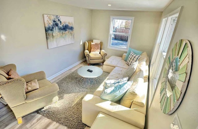 Londontowne Hideaway