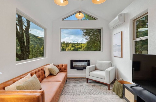 Lookout Cabin (Hot Tub)