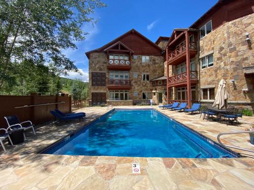 Lorian 4 TRUE Ski-In Ski-Out Resort Condo 4Bd 3.5Ba - Sleeps 12