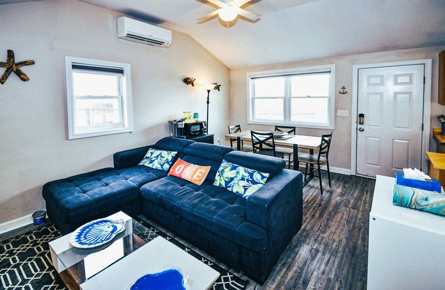 Love Shack: Oceanfront Getaway - Salisbury Beach Music Nights & Weekend Fireworks!