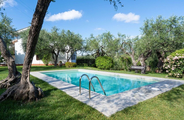 Lovely apartment in villa with WIFI, A/C, pool, TV, patio, pets allowed and panoramic view