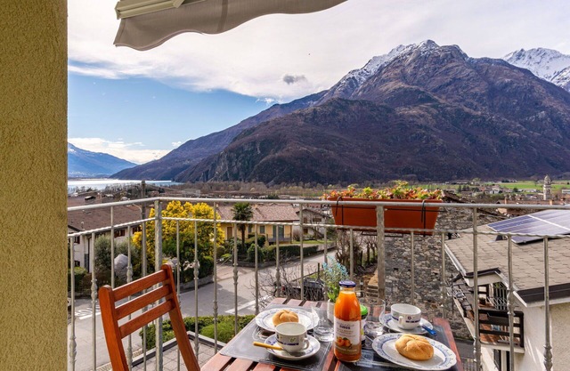 Lovely apartment for 5 people with WIFI, TV and balcony