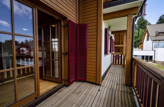 Lovely apartment for 11 people with WIFI, pool, TV, patio, pets allowed and panoramic view