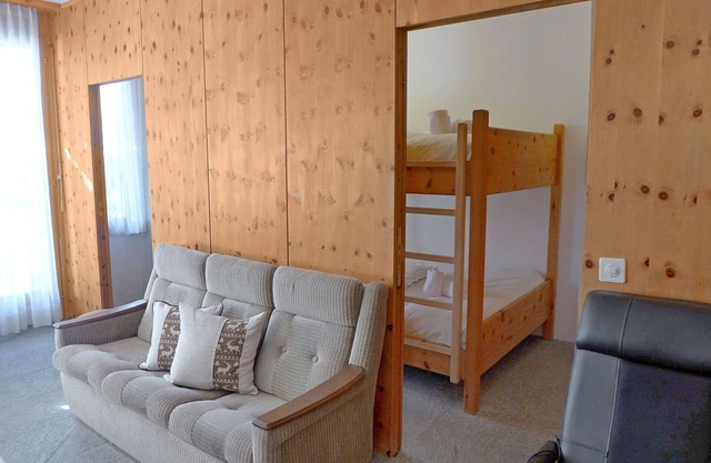 Lovely apartment for 4 guests with WIFI, TV, balcony and pets allowed