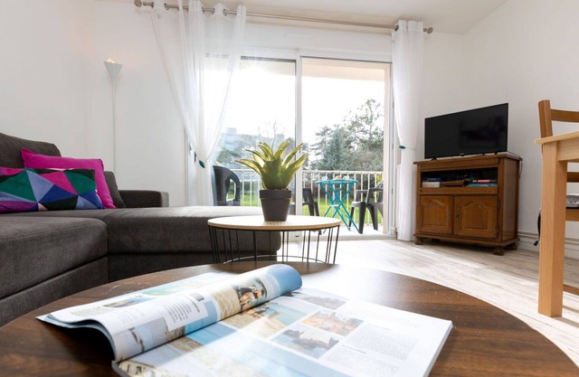 Lovely apartment for 4 people with WIFI, TV, balcony and pets allowed