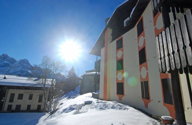 Lovely apartment for 5 people with WIFI, TV, balcony and pets allowed