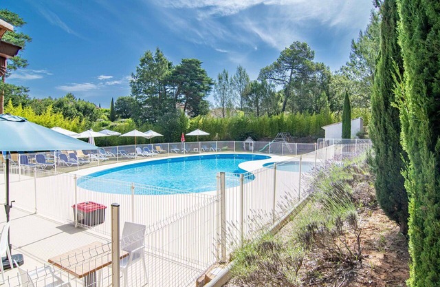 Lovely apartment for 8 guests with WIFI, private pool, TV, terrace and pets allowed