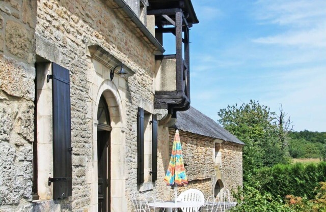 Lovely apartment in villa for 6 guests with WIFI, TV, balcony and pets allowed