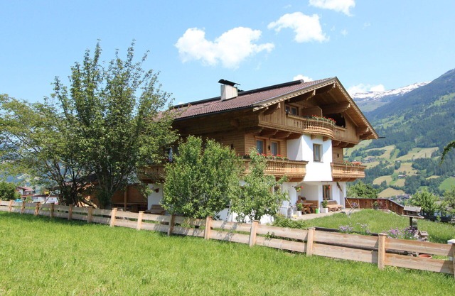 Lovely apartment in villa for 2 people with WIFI, TV, terrace, pets allowed and panoramic view