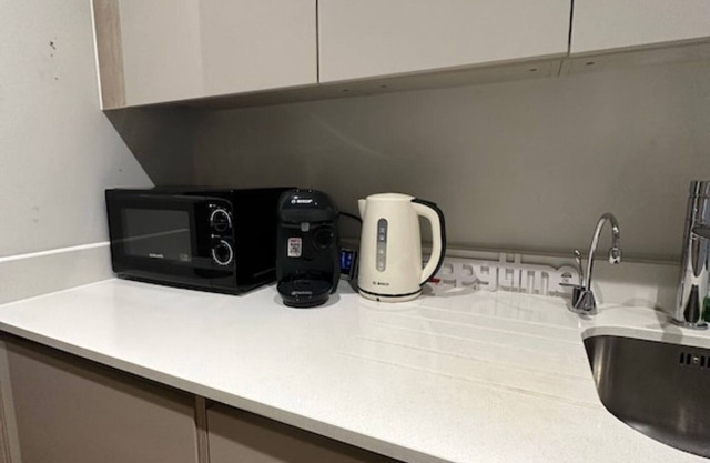 Lovely flat close to Heathrow Airport