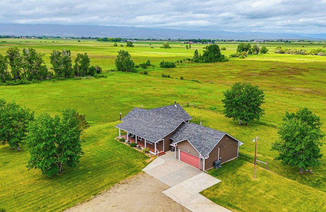 Lovely Roberts Home w/Patio & Mountain Views!