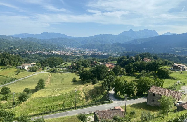 Lovely Tuscan Mountain Retreat - Enjoy Italian Village Life!