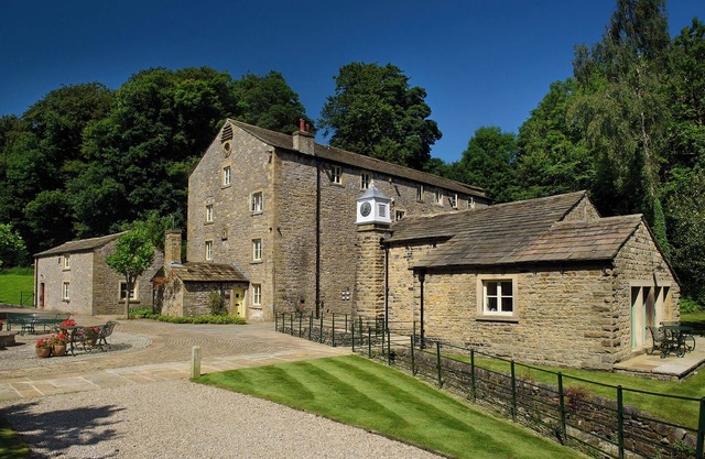 Lovingly restored 2 bedroom cottage with access to leading wellness retreat