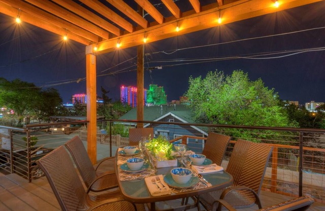 *Low Rates* Minerva House ~UNR~Deck~Reno~Groups~ Near Downtown~Family Fun