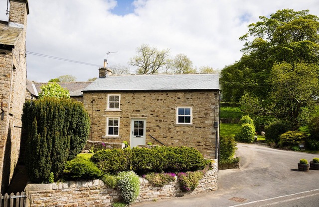 LOW THEARNS, family friendly, with open fire in Middleton-In-Teesdale