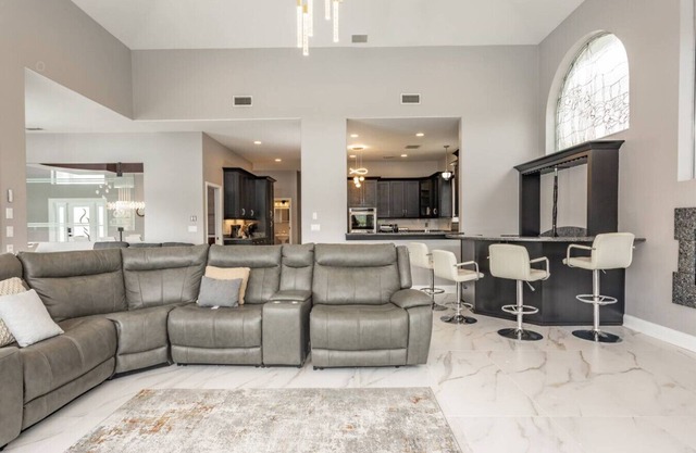 Lux 4 BR Home w/Integrated Pool & Heated Spa