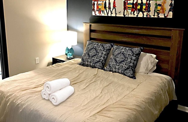 Lux Highlands Gem | Monthly Stay - 2BR 2BA Dog OK