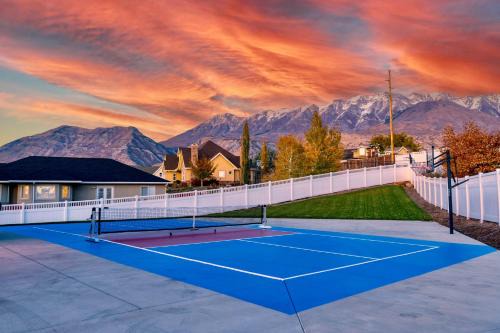 Luxe Family Retreat with Private Pickleball a Large Swim Spa indoor Movie Theatre 2 Outdoor Firepits a Home Gym and more