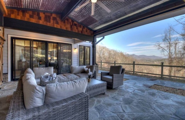 Luxe & Scenic Escape: Hot Tub ~ Breathtaking Views