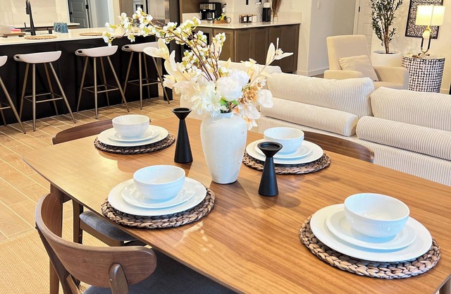 Luxurious 2BR/2BA Modern Getaway in Bakersfield