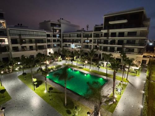 Luxurious 3 rooms apartment, Pools, Walk to Beach