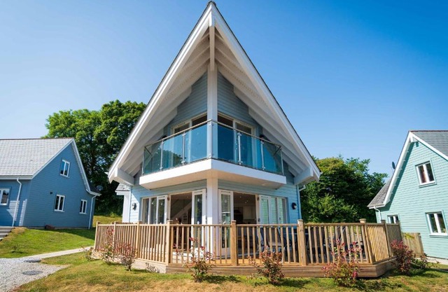 Luxurious 4 Bedroom New England Style Villa - Trewhiddle V4