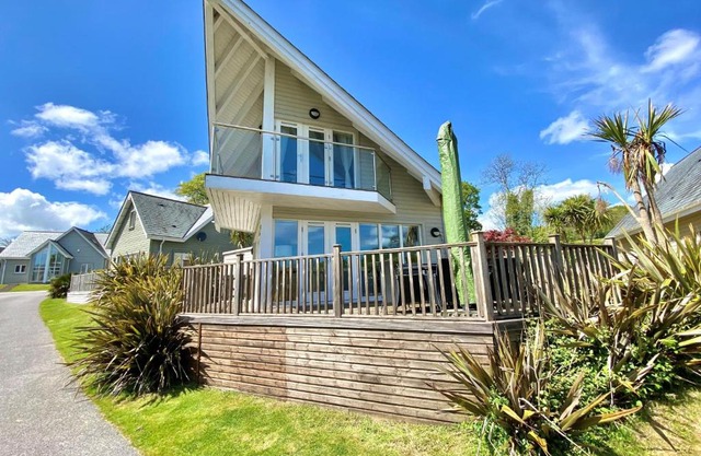 Luxurious 4 Bedroom New England Style Villa - Trewhiddle Villa 30