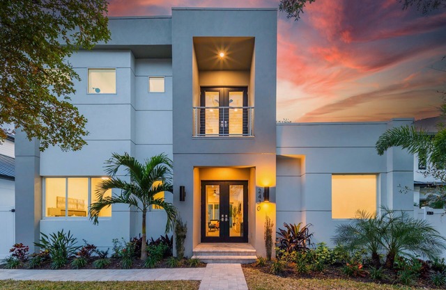 Luxurious 6BR Sarasota Retreat w/Pool, Rooftop & Guest House