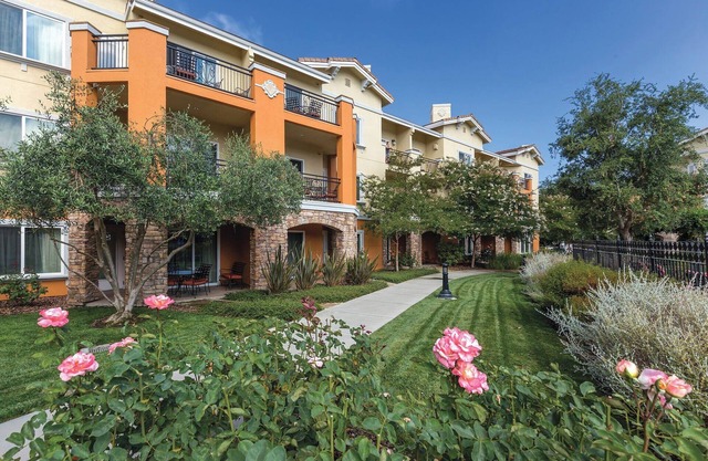 Luxurious Accommodations w/Tuscan Charm. Gateway to the Napa Valley Wine Region
