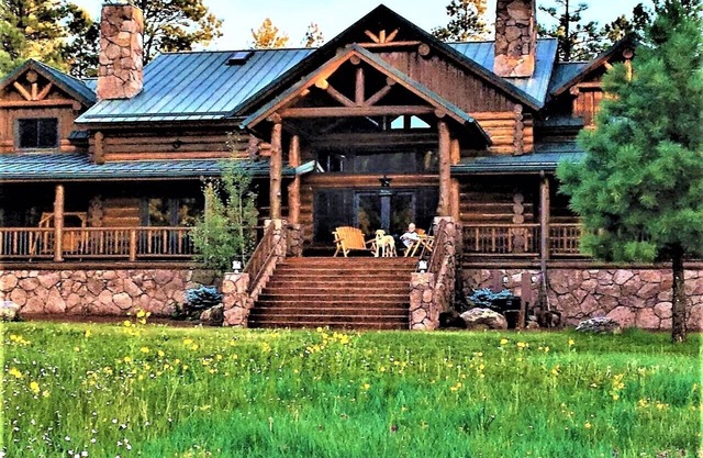 Luxurious Cabin within exclusive Hidden Meadow Ranch