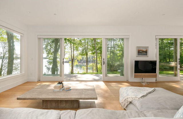 Luxurious island home on the water, 30 minute ferry ride from Portland Maine