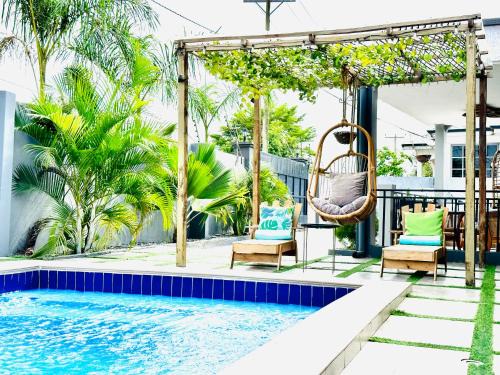 Luxurious Villa Pool Hot Tub and Bar