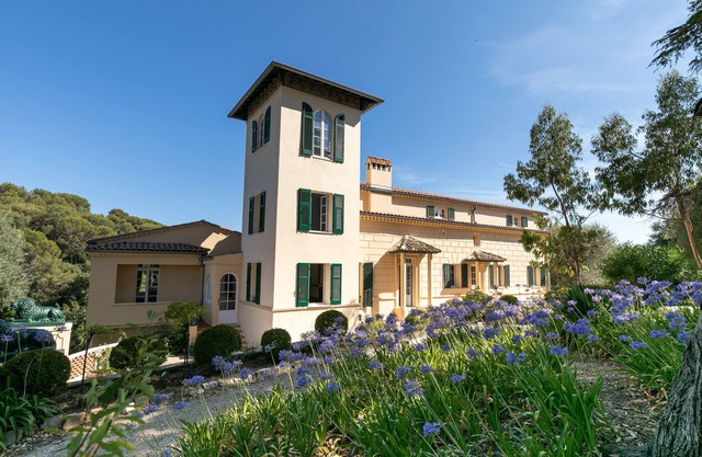 Luxury 19th century villa, large Swimming pool, 2ha gardens - 15min Nice Airport
