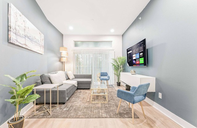 Luxury 2BD | DT Deep Ellum | 4 Beds | Free Parking