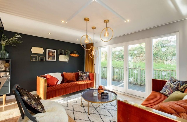 Luxury 4 bed detached villa, minimum 3 bathrooms, large open plan lounge/kitchen/dining area.