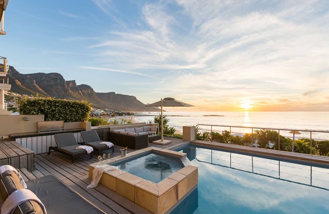 Luxury Beach House - Spectacular Camps Bay Views